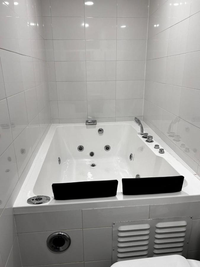 #2# Apartamento Jacuzzi Xl Sevilla Centro Exterior photo